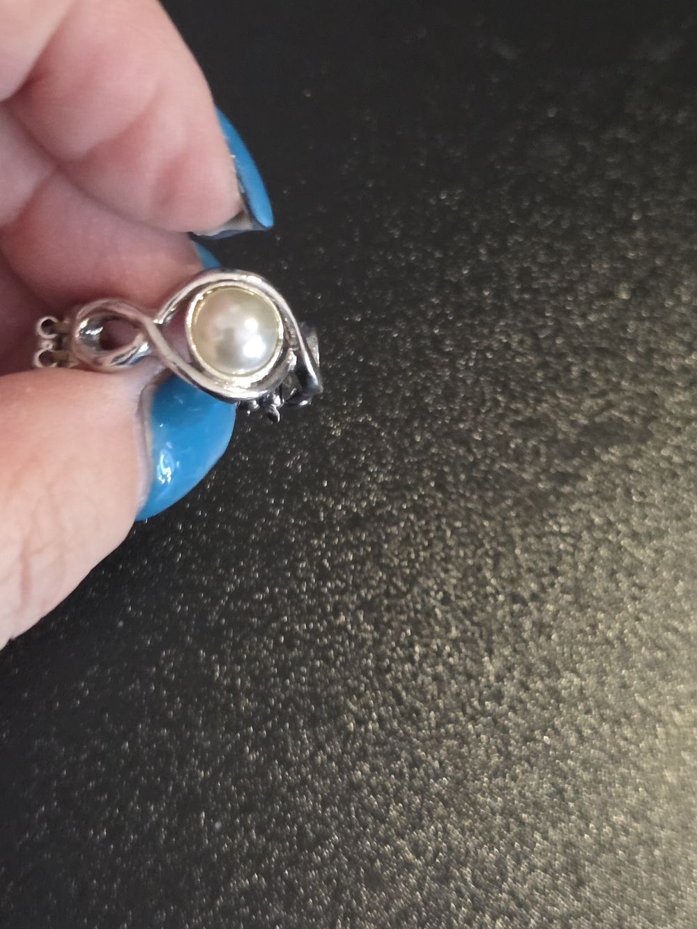 paparazzi Silver-Tone Pearl Accent Ring - White Pearl